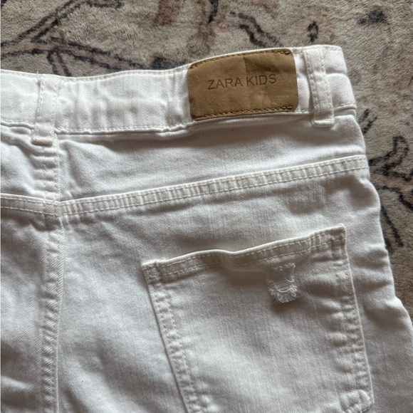 Zara White Shorts High-Waisted Distressed - Picture 4 of 5